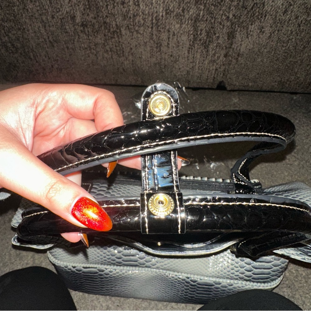 Samantha Brown Croco-Embossed Insulated Drop Bottom Tote - Picture 5 of 12